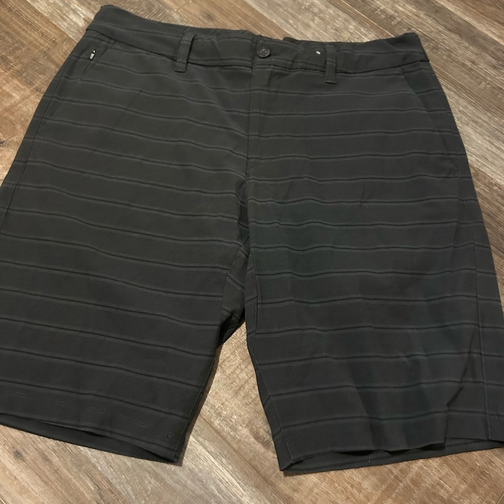 Hang Ten Hybrid Shorts 36 x 10 94